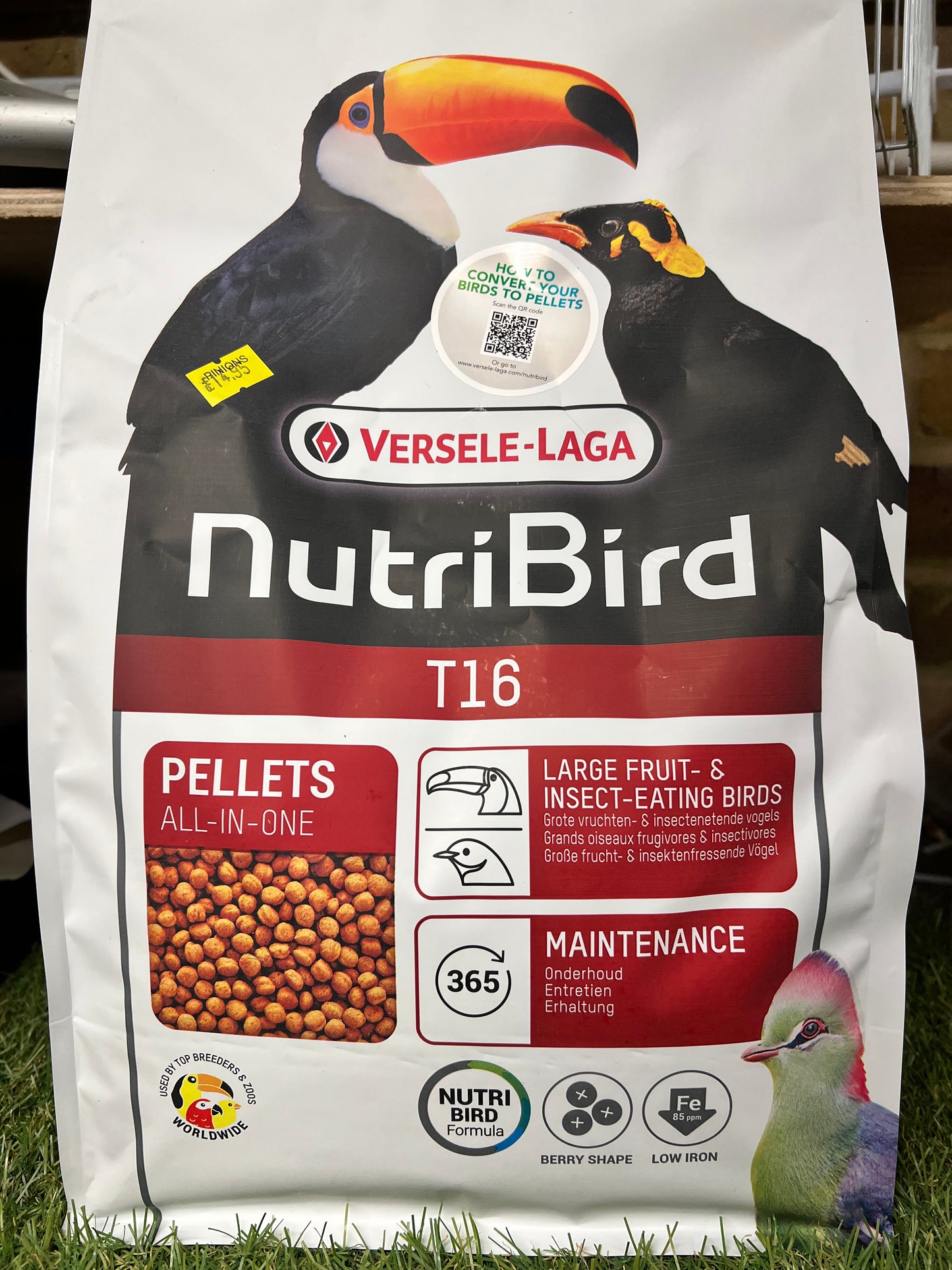 NUTRIBIRD T16 FOOD FOR LARGE FRUIT AND INSECT EATING BIRDS